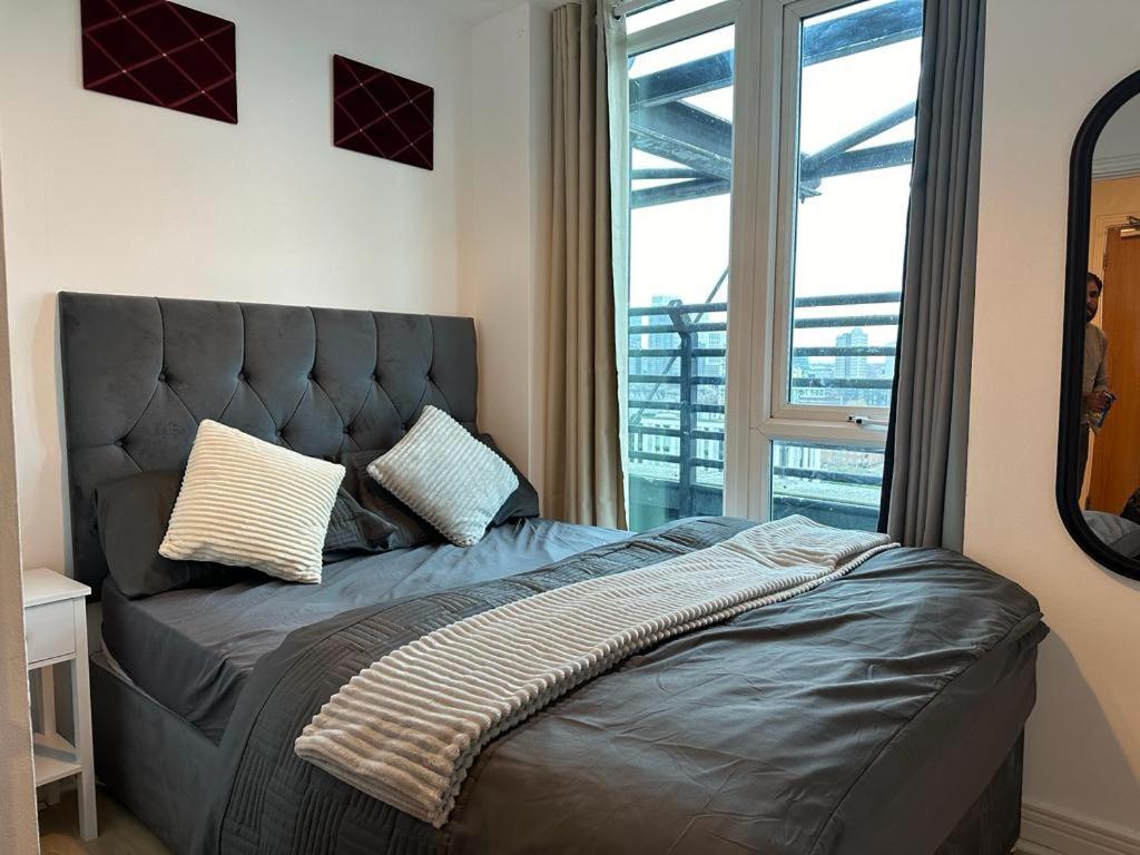 Апартаменты Cosy Views Лондон Экстерьер фото